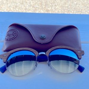 Ray-Ban Clubround wood silver mirror blue inside detail